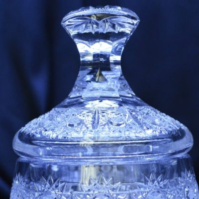 Krištálová brúsená dóza 16,5 cm s viečkom
