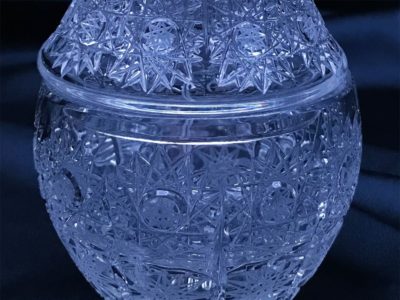 Krištálová brúsená dóza hruška 16,5 cm s viečkom