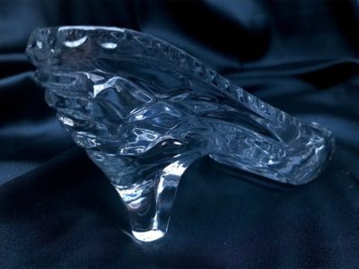 Krištálová brúsená dekoratívna topánka 19 cm
