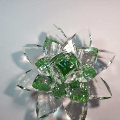 Krištálový brúsený lotosový kvet zelený 15 cm