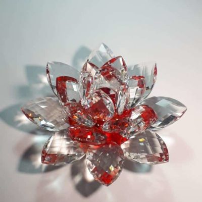 Krištálový brúsený lotosový kvet červený 15 cm