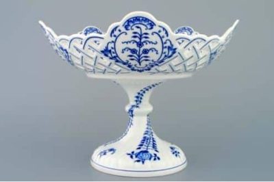 Cibulák – Misa 5-hranná 28 cm na ozdobnej nohe – originálny cibuľový porcelán 1. akosť