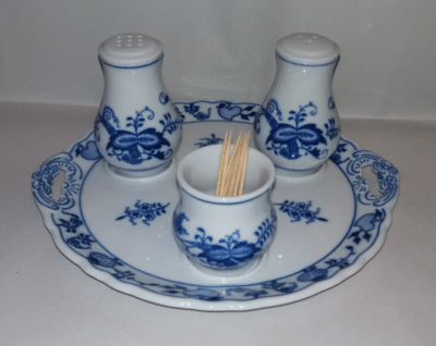 Cibulák – Stolná súprava – soľ, korenie, špáradlá – originálny cibuľový porcelán 1. akosť